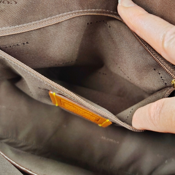 Coach Quinn Satchel Bag in Patent Black Leather with Strap - Picture 10 of 16